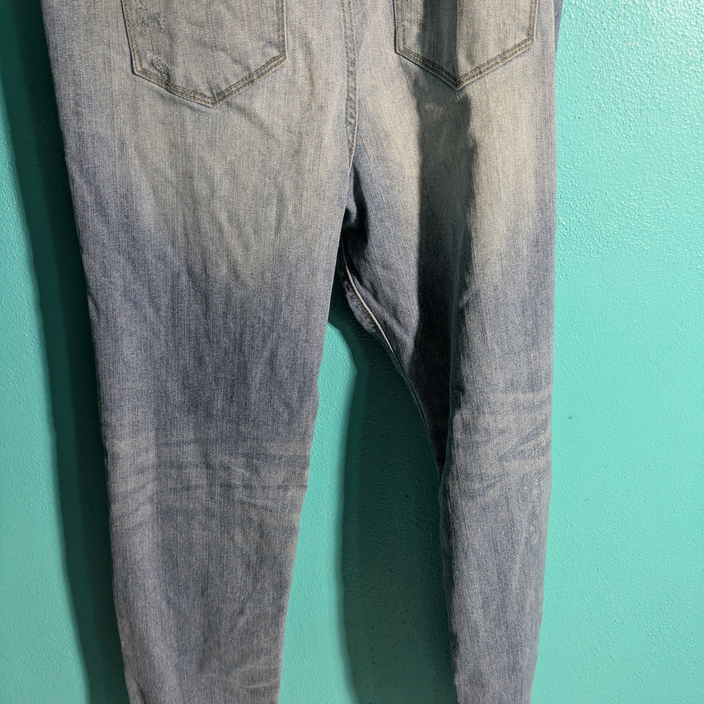 Forever 21 Plus Light Wash Distressed Skinny Jeans - Picture 6 of 7